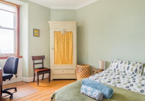 425 Quirky and charming 2 bedroom seaside apartment in Portobello - image 13