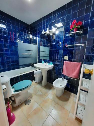 Baie, Habitaciones en mi piso del Centro de Huelva in Huelva