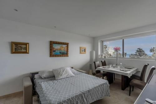 Le Jacinthe Piscine Tennis