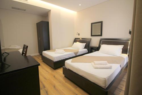 Hotel Strora - image 2