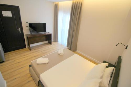 Hotel Strora - image 4