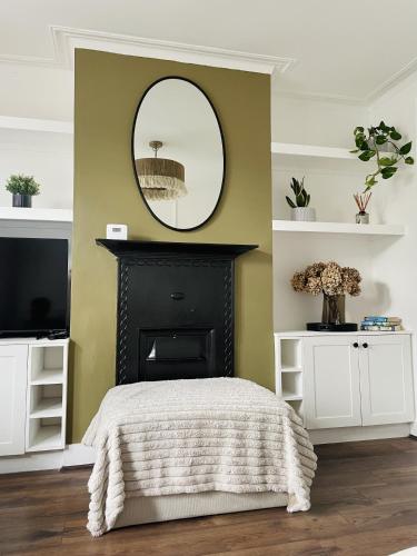 Modern 3 Bed House in Isleworth, London gîte à louer Osterley Underground Station