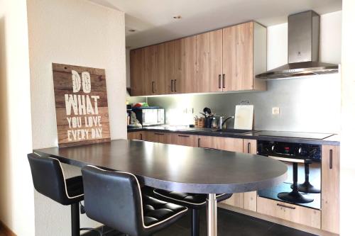 Camping - Bordeaux -  - Spacious apartment with parking in Bordeaux - Image #1