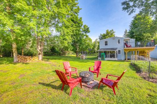 Cozy Holland Studio with Deck Near Lake Michigan! in Holland, USA