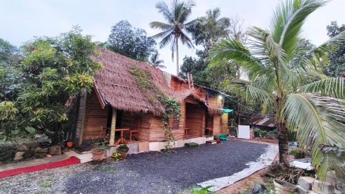 Johns homestay in نينميني