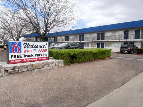 Motel 6 Holbrook, AZ - 숙소 외관
