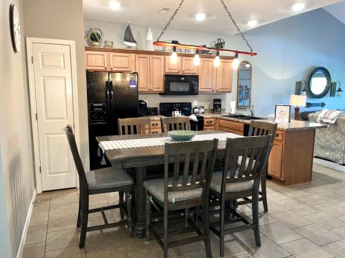 Upper Level Condo A-9 in Hollister, USA
