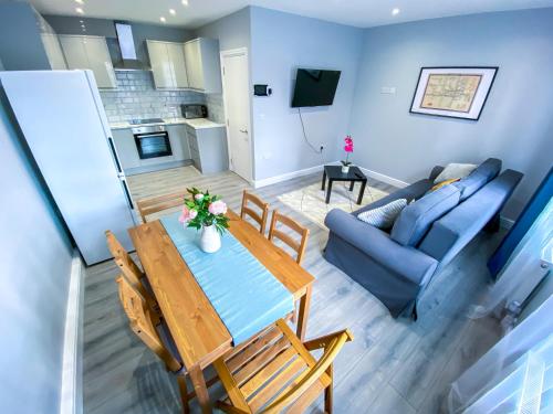 Modern 1-Bedroom Flat, 5 Guest, London - F2, Londyn