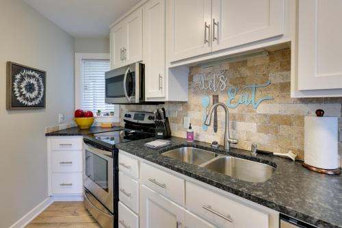 Hot Springs Condo with Pool and Lake Hamilton Access in Lake Hamilton, USA