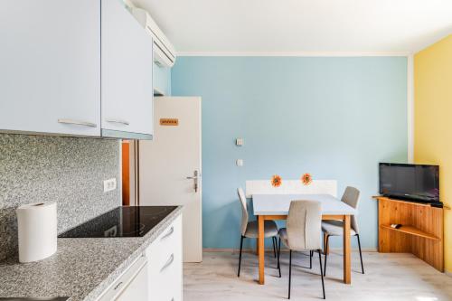مطبخ, Apartments Orhideja in Tolmin