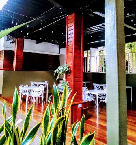 Restaurant, Villa Copthall in Saint George
