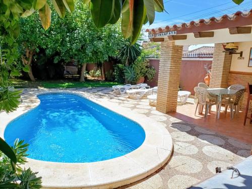 Villa familiar con piscina privada