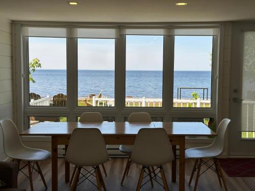 La Casa De La Playa in Šambora (QC)