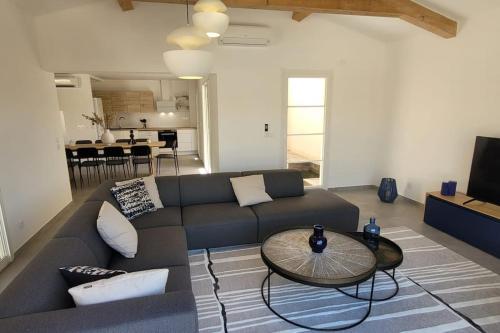 300 M de la plage, piscine Clim, wifi - Location, gîte - Grimaud
