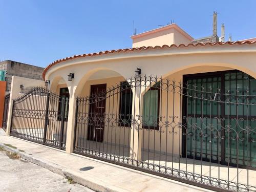 Casa Quintero a 3 min del parque acuatico in Ixtapan de la Sal, Mexico