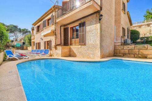 Villa Can March by Villa Plus 3