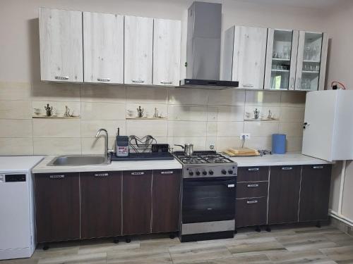 Konyha, Casa Phoenix in Uzlina