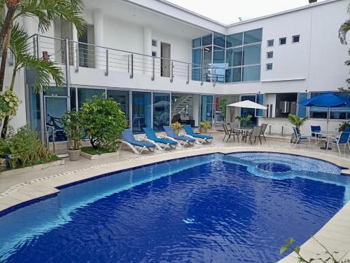 Bella y confortable casa - Condominio El Penon - 6 Hab in Girardot