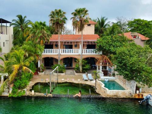 Chez Waffle Hotel in Puerto Aventuras, Mexico