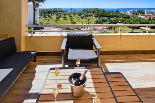 Attrezzature e servizi, DUPLEX VILLA LES PINS 89m2 et terrasse 30m2 in Avenue de Cannes