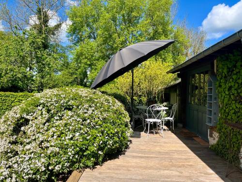 Paisible cottage au bord de l'eau -15 mn des côtes gîte à louer Pierrefitte-en-Auge