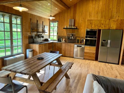 Facilities, Paisible cottage au bord de l'eau -15 mn des cotes in Pierrefitte-en-Auge