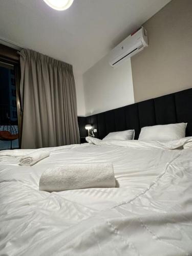 Stylish Luxe Apartment F-R 0003 - image 13