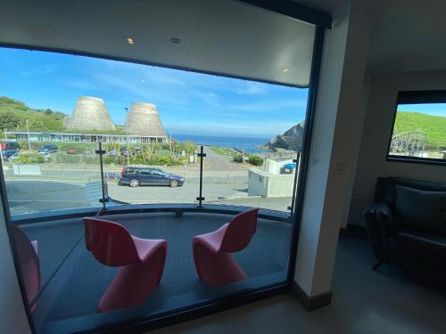 2 The View Apartments Ilfracombe - Seafront, Parking, Lift, Ev