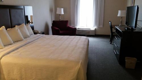GOLD VAULT INN in Radcliff, USA