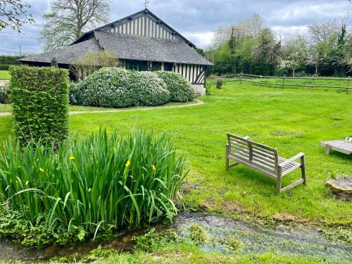 Surrounding environment, Paisible cottage au bord de l'eau -15 mn des cotes in Pierrefitte-en-Auge