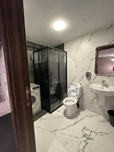Stylish Luxe Apartment F-R 0006 - image 2