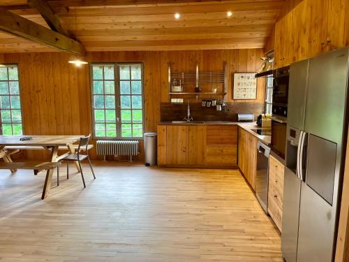 Facilities, Paisible cottage au bord de l'eau -15 mn des cotes in Pierrefitte-en-Auge