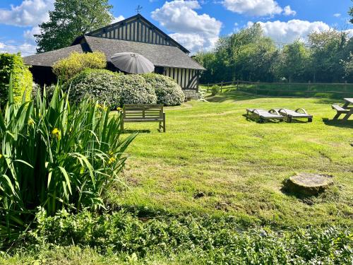 Surrounding environment, Paisible cottage au bord de l'eau -15 mn des cotes in Pierrefitte-en-Auge
