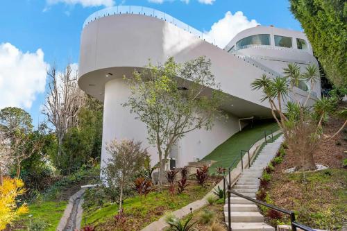 Bel Air Yacht Mansion in Los Angeles, USA