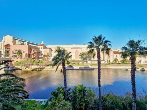 Renovated, Pools, Park, Gym, Parking, Canal walk access