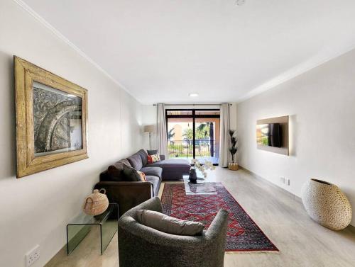 Renovated, Pools, Park, Gym, Parking, Canal walk access