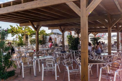 บริการและสิ่งอำนวยความสะดวก, Casa D'Nossa, casa tradicional e Moderna, vista 360º, piscina de agua salgada in ลูซ เด ตาวีรา