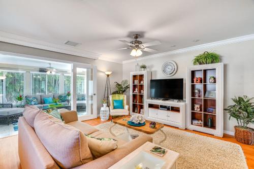 Fort Myers Bungalow - 12 Miles to the Beach! - image 2