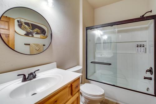 Custom Show Low Cabin with Deck at Torreon Golf Club! - image 12