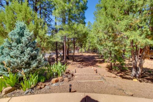 Custom Show Low Cabin with Deck at Torreon Golf Club! - image 10