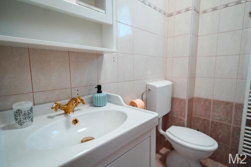 Two-Bedroom Apartment with Sea View image 2