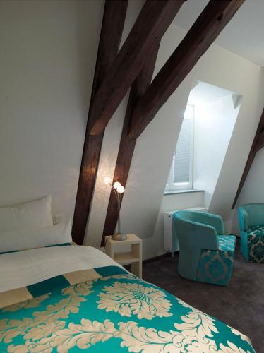 1 queen bed