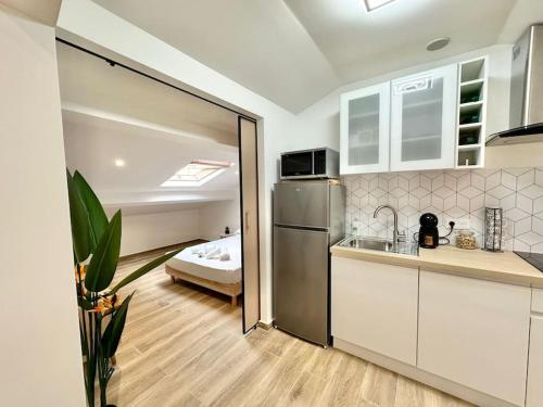 Appartement climatisé - 2min plage-tram-restaurant, Nicea