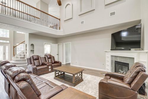 Expansive Home in Humble Near Lake Houston! in 아타스코시타
