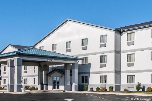 Bluffton Inn & Suites - Hotel - Bluffton