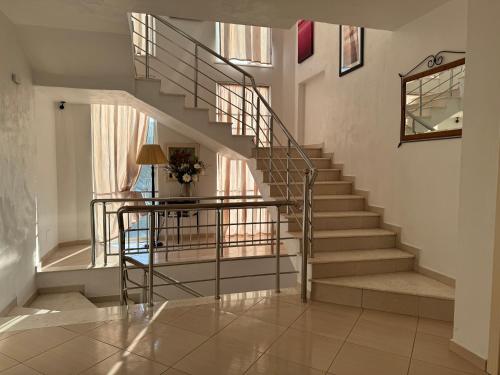 Ieeja, KuneVain Guest House in Tale