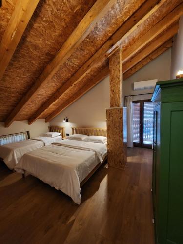 Guesthouse Te Avllia in Tepelenë