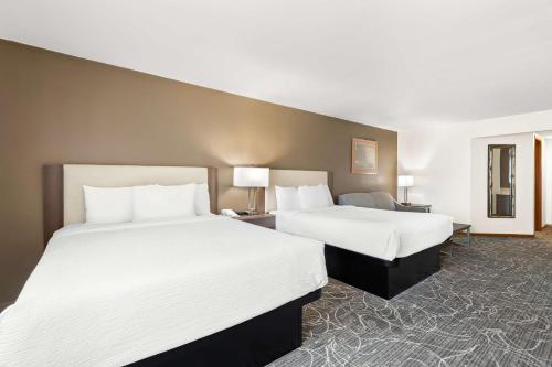 Best Western West Towne Suites Room Type - Family Room - Non-Smoking
