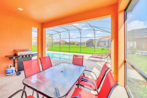 Upstay Bungalow w BBQ, Private Pool - By Disney in Davenport, USA