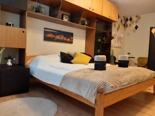 Park-side apartment - image 4